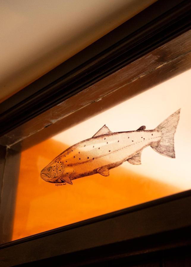 ホテル The Leaping Salmon イェルバートン エクステリア 写真